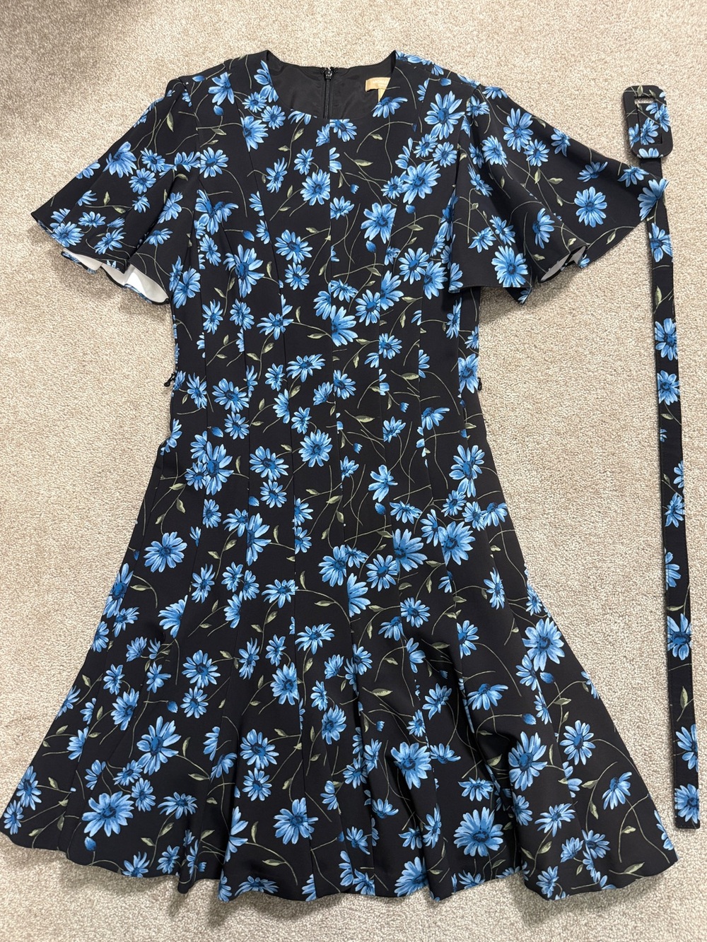 Daisy Cornflower Floral Stretch-Cady Flutter Sleeve Dress | US 4 - Picture 9 of 16